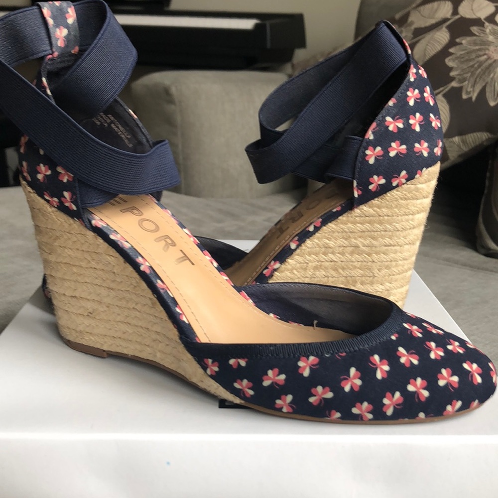 Report wedge sandals